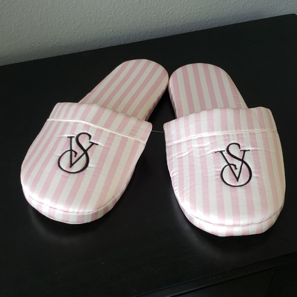 Victoria's Secret Slippers NWOT - Picture 5 of 6